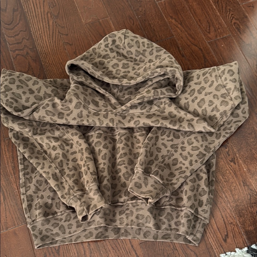Ambercrombie Essentials Popover Leopard Print Hoodie